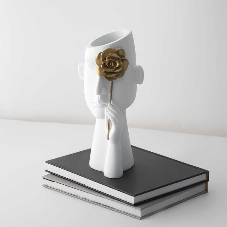 eleganzaextravaganza_eb981c15-2bb0-4c0a-8550-7dc6d3e68af0.png