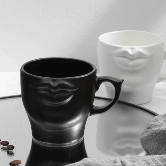 Caneca Kiss - Porcelana