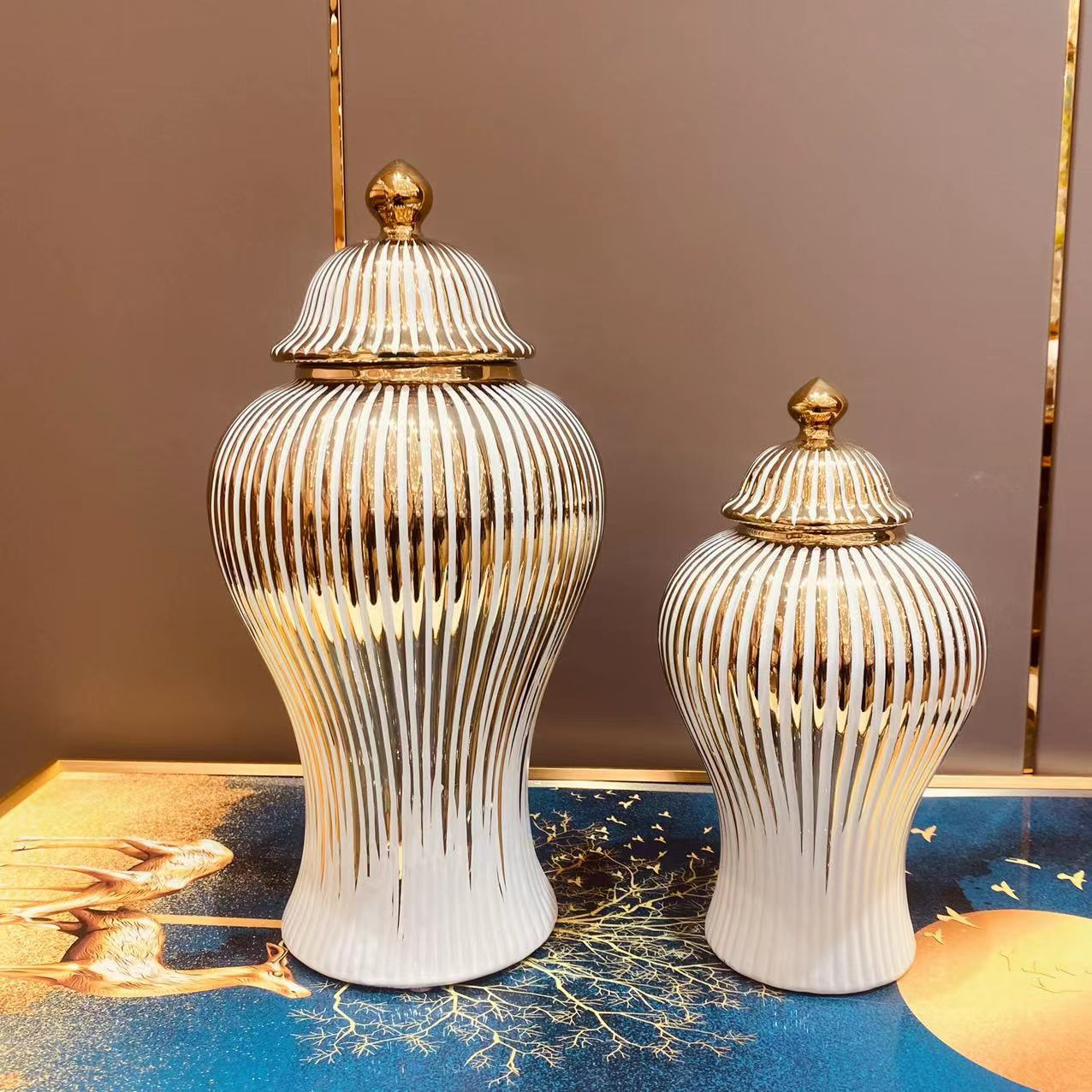 Vasos em cerâmica com tampa Luxo - 03 Modelos